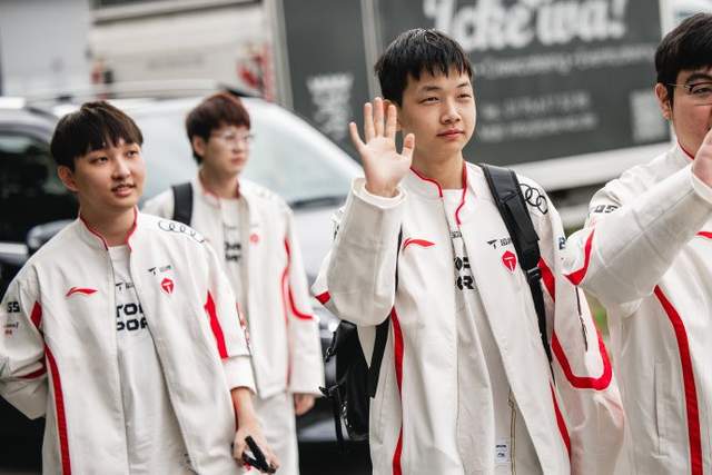 MAD横扫WBG，Inspired操刀奇招英雄翻盘宿敌对决成都决赛之夜，让粉丝疯狂欢呼的简单介绍