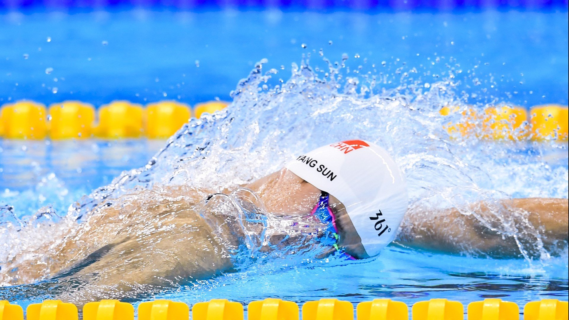 欧冠淘汰赛之夜,乔治的压制级表演,一场定义伟大的个人秀