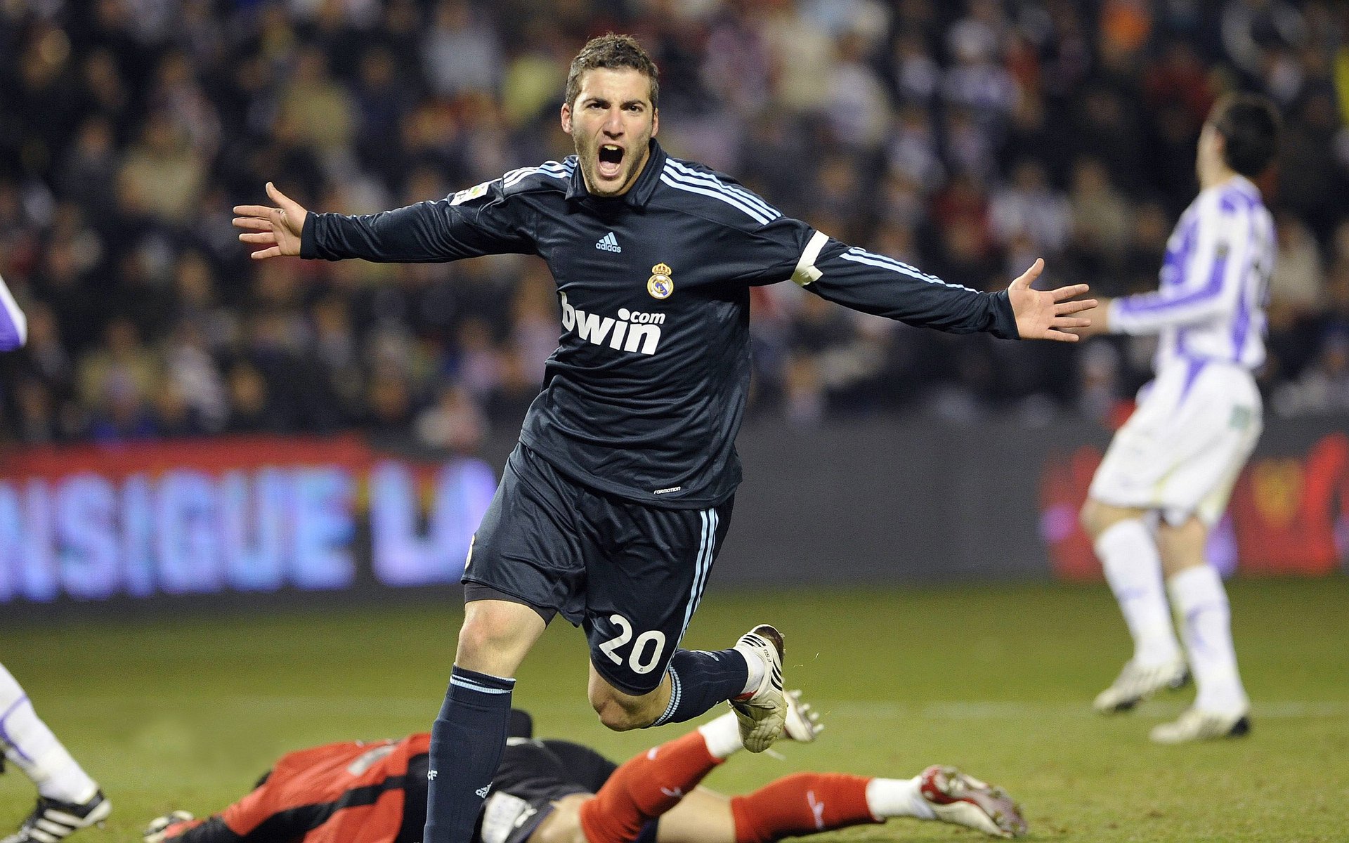 欧冠决赛之夜，克莱关键战不手软