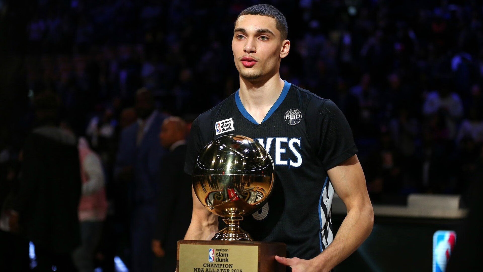 当绿茵场的光芒照亮篮球之夜，萨拉赫如何成为NBA季后赛的意外焦点